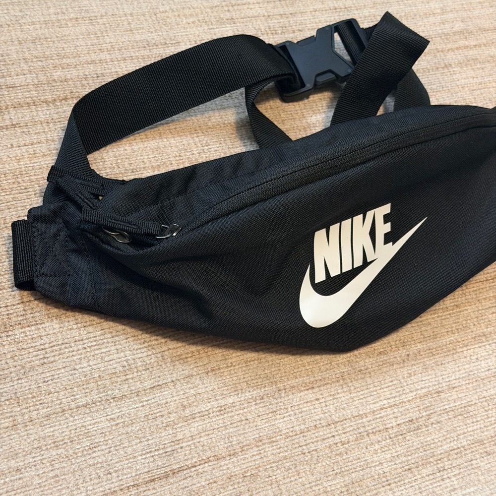 Nike | Belt Bag Fanny Pack | Adjustable Strap | Black | OS | Streetwear